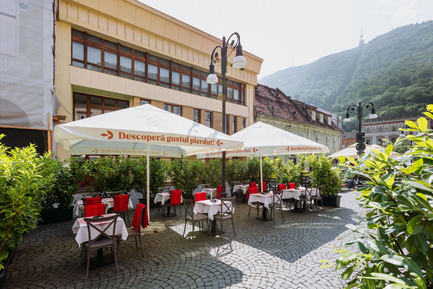 Sala restaurantului ITALIEN din Brașov